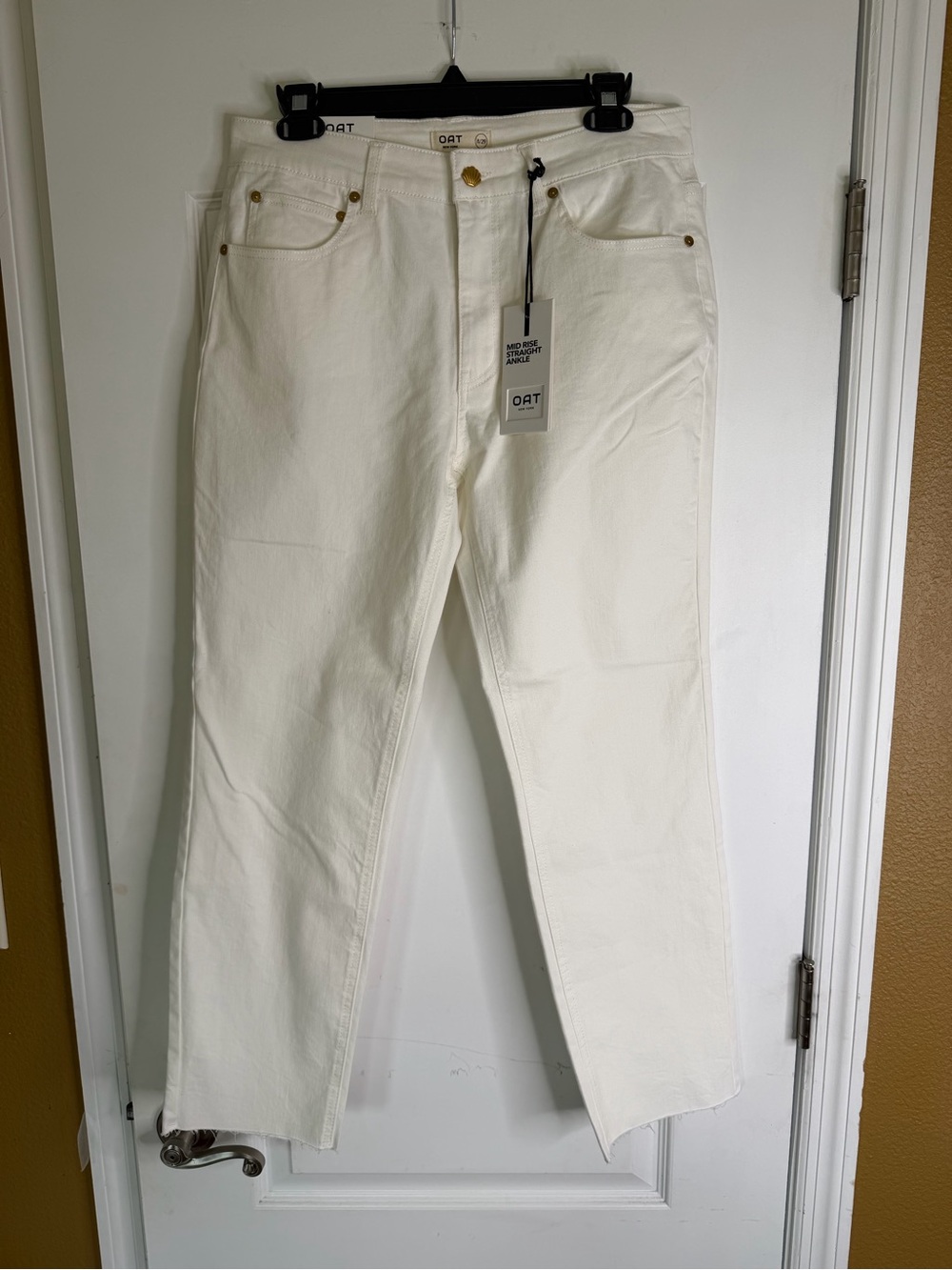 NWT Oat New York Mid Rise Straight Ankle Off White Denim With Raw Hem Size 8